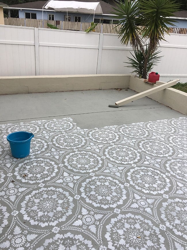 Stenciled Patio Makeover Tutorial, How To Stencil On Concrete Patio